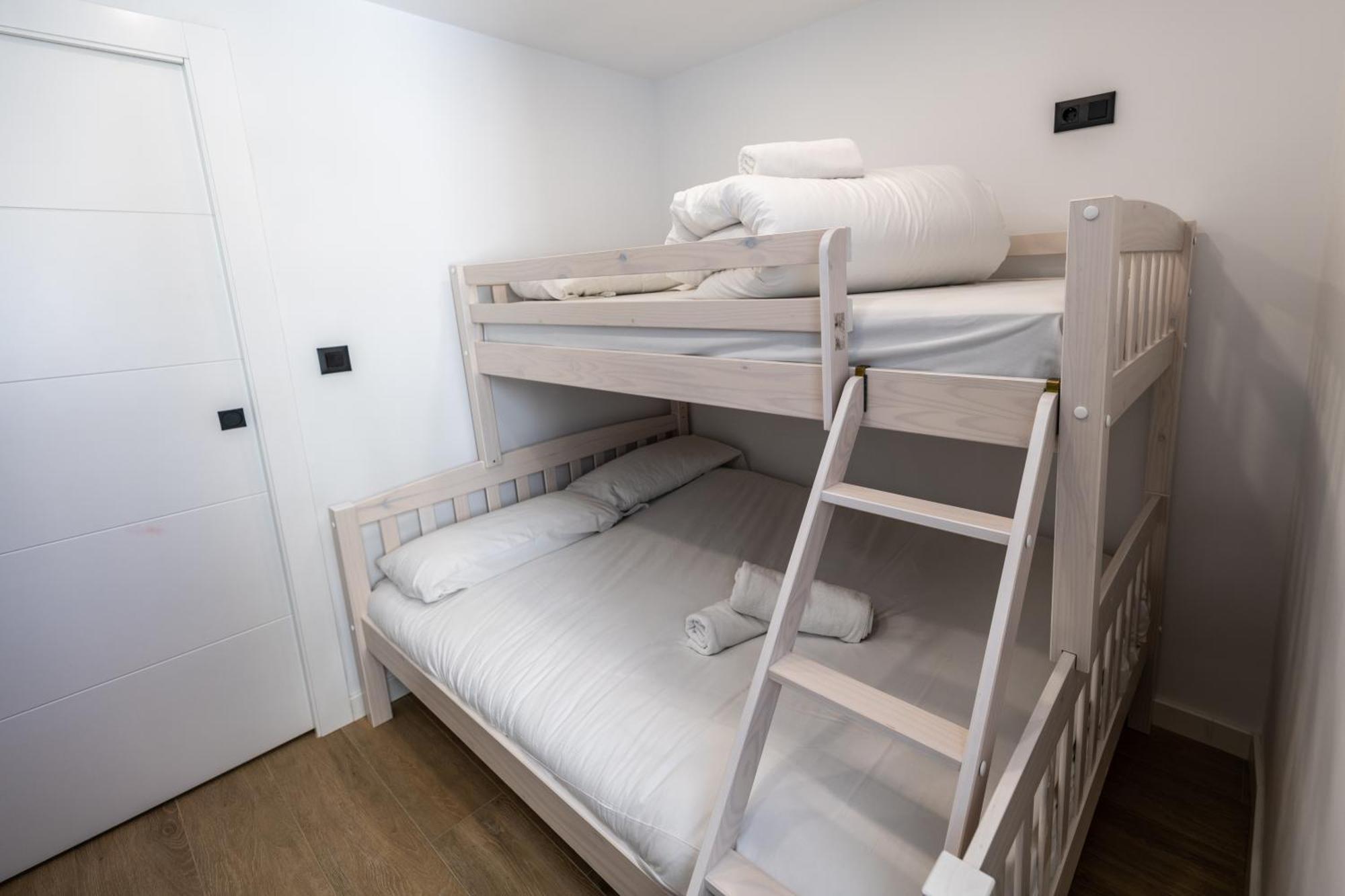 Luxury Refurnished Apartment With Private Parking Close To Ski Slopes เซียร์ราเนบาดา ภายนอก รูปภาพ